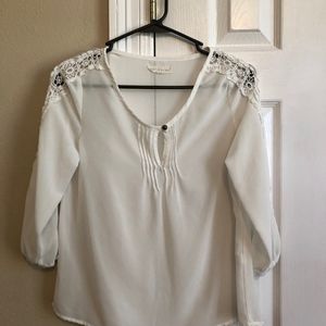 Rachael & Chloe white blouse size S